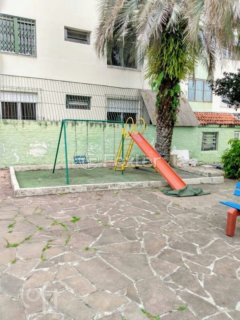Image 9 - 880870