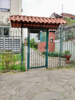 Image 7 - 880870