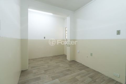 Image 10 - 880965