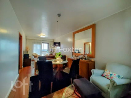 Image 7 - 880996