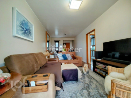 Image 3 - 880996