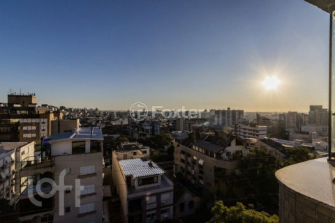 Image 4 - 881017