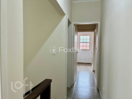 Image 32 - 881052