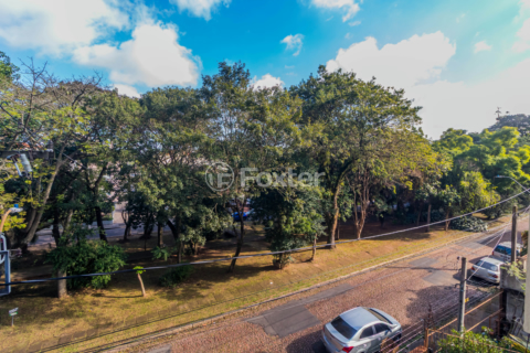 Image 6 - 881055