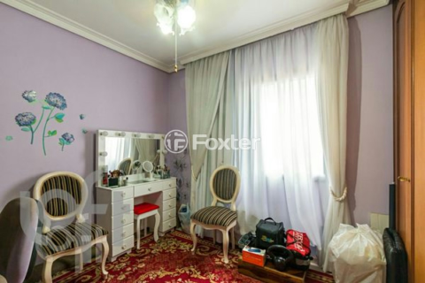 Image 7 - 881102