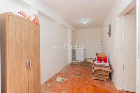 Image 7 - 881115