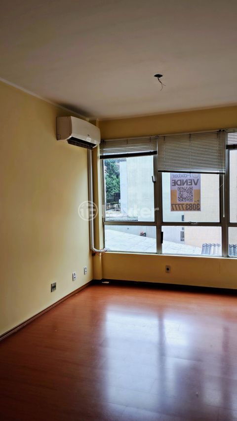 Image 8 - 881120