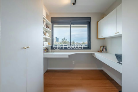 Image 16 - 881179