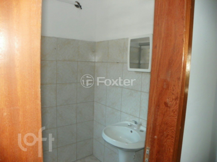Image 7 - 881195