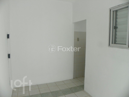 Image 10 - 881195