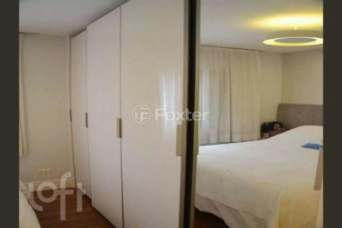 Image 3 - 881197