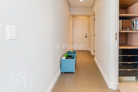 Image 6 - 881212
