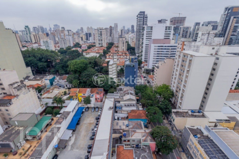 Image 14 - 881220