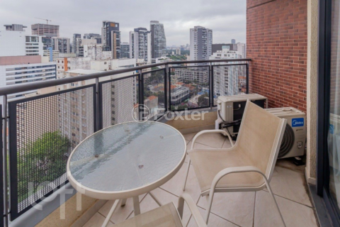 Image 11 - 881220