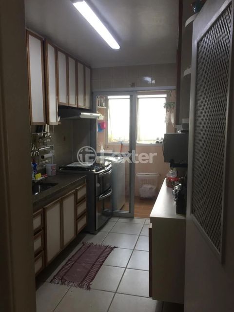 Image 3 - 881222