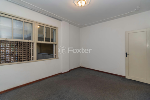 Image 8 - 881301