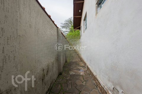 Image 21 - 881337
