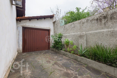Image 26 - 881337
