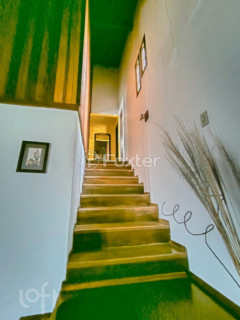 Image 3 - 881360