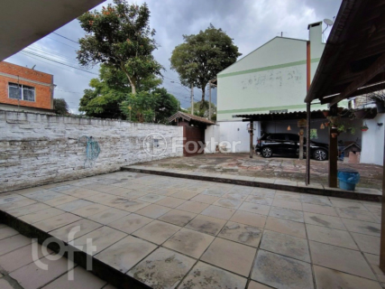 Image 17 - 881360