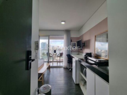 Image 3 - 881367