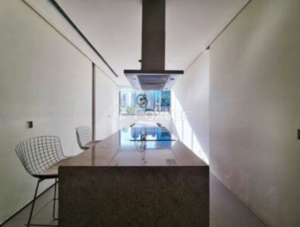 Image 9 - 881410