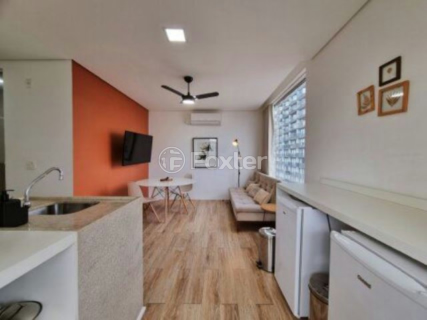 Image 0 - 881416