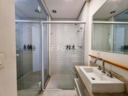 Image 7 - 881416
