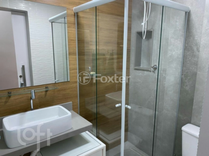 Image 9 - 881422