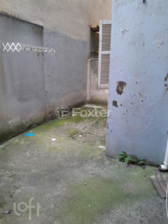 Image 17 - 881443