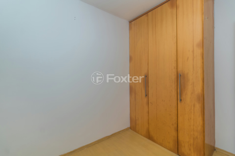 Image 7 - 881460