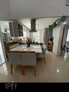 Image 10 - 881483