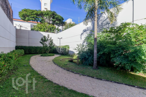 Image 76 - 881498