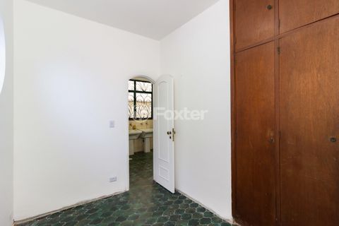 Image 20 - 881507