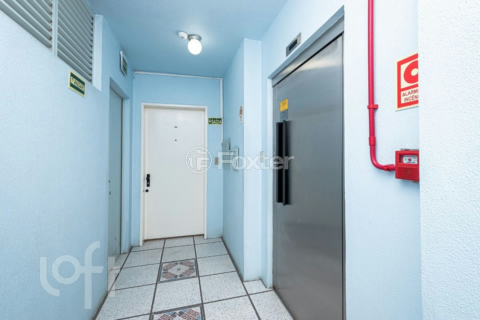 Image 35 - 881521