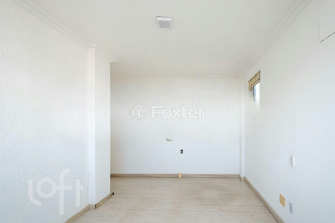 Image 17 - 881521