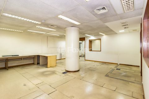 Image 13 - 881528