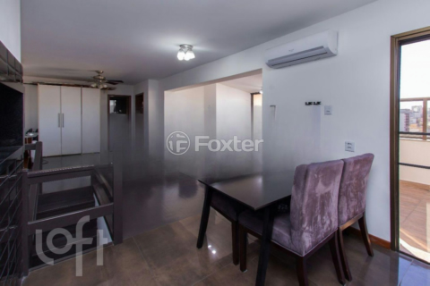 Image 4 - 881586