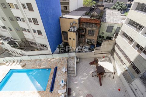 Image 3 - 881597