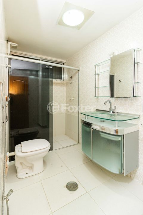 Image 7 - 881597