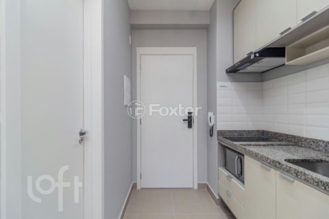 Image 3 - 881602