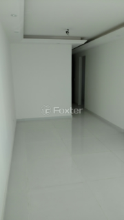 Image 1 - 881658