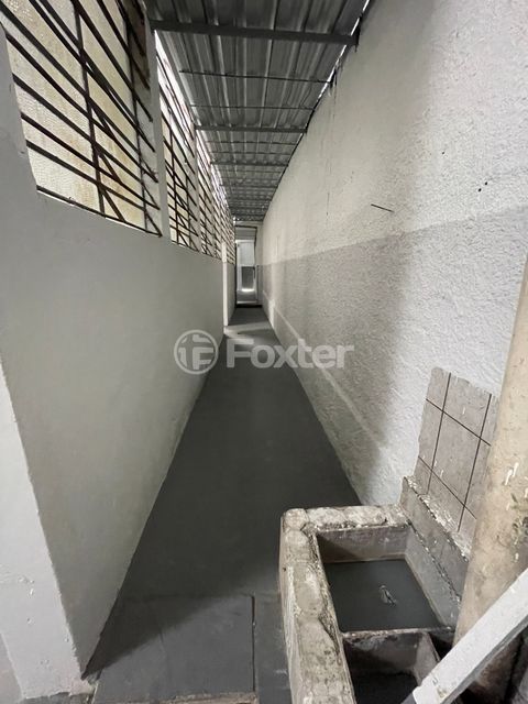 Image 11 - 881666