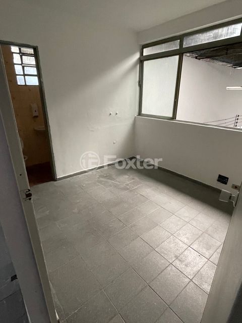 Image 7 - 881666