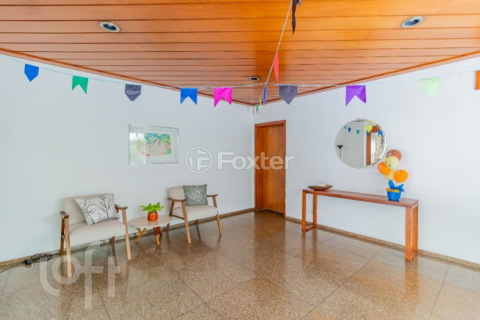 Image 39 - 881678