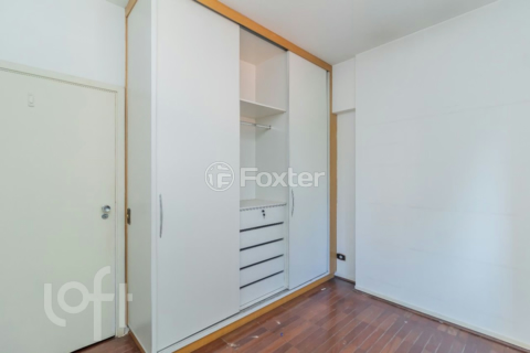 Image 7 - 881678