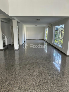 Image 3 - 881703