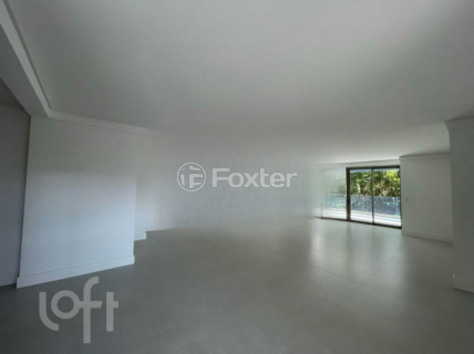 Image 4 - 881712
