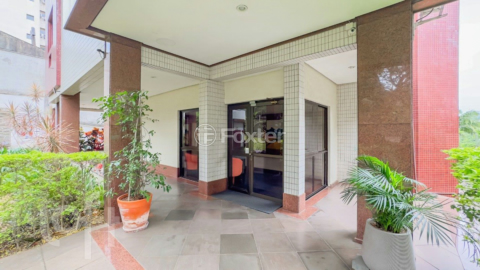 Image 35 - 881714