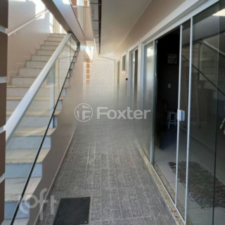 Image 7 - 881772